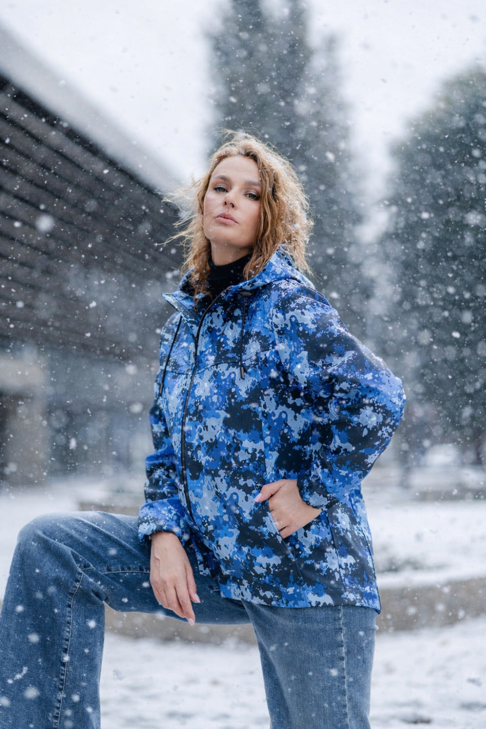 Montfay īsā ziemas softshell jaka – zils kamuflāžas raksts