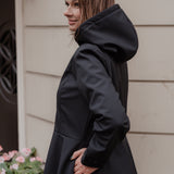 Svārku softshell mētelis – melns