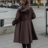 Svārku softshell mētelis – tumši brūns